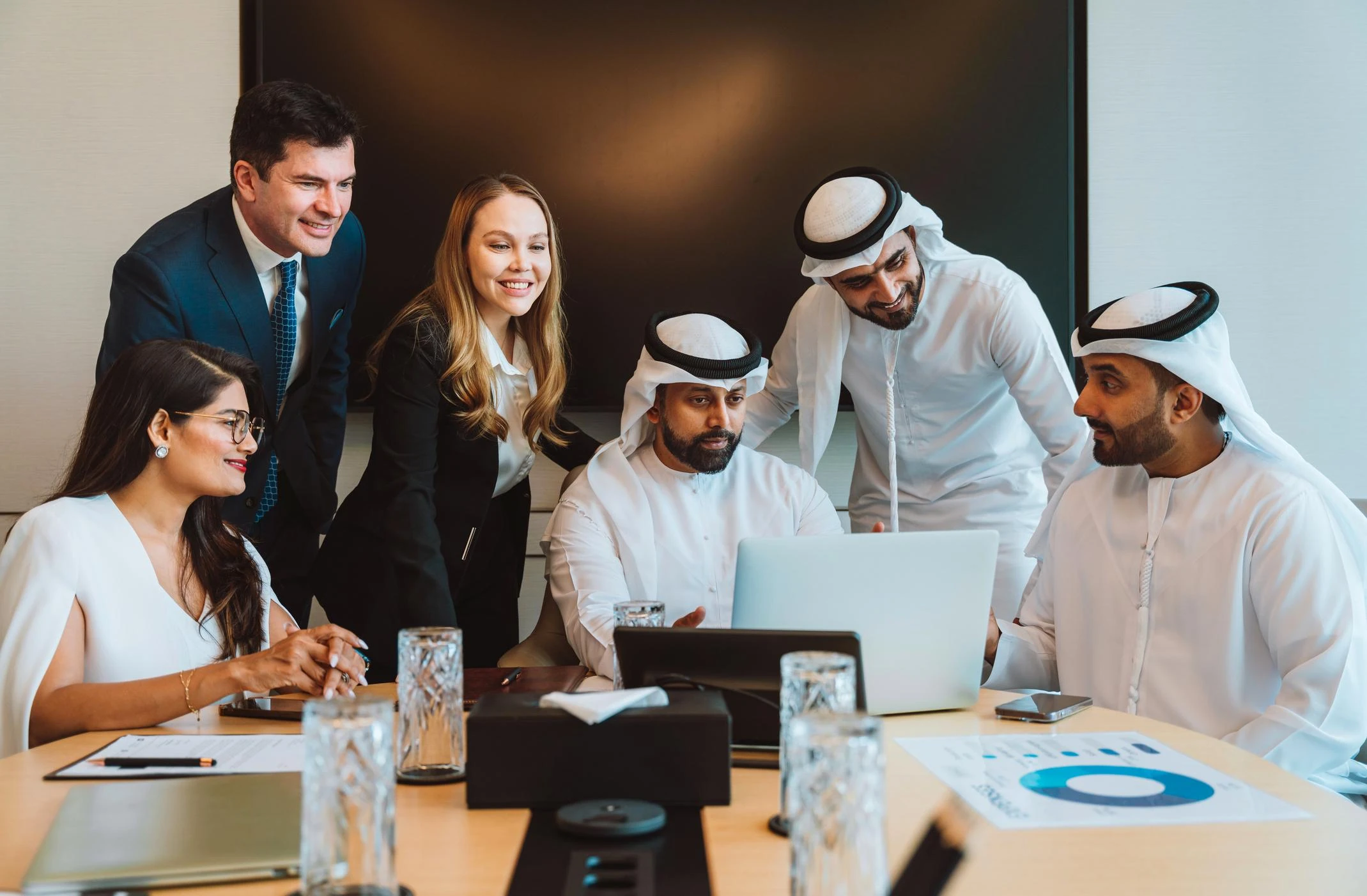 UAE business leaders collaborating around technology